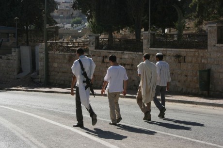 armed-settlers-hebron